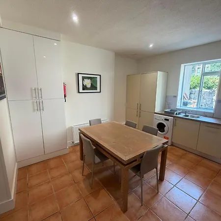 Docklands House Apartment
